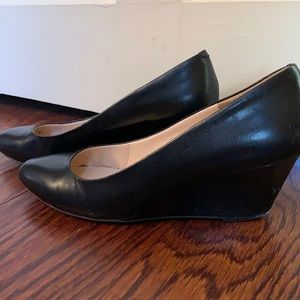 Nine West black wedges size 8